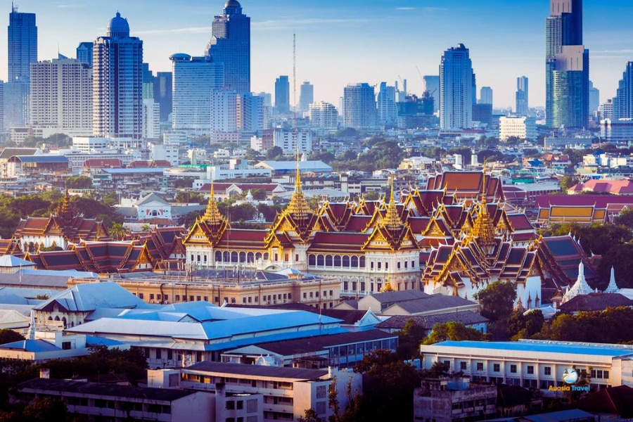 Grand Palace Bangkok Thailand with golden temples and city skyline – Auasia Travel